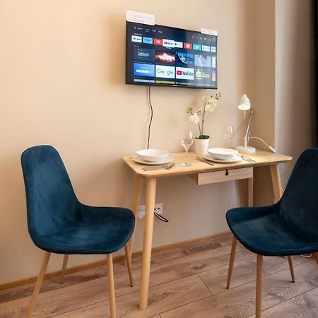 Studio Apartment - Tower Petrin Прага Екстер'єр фото
